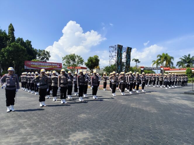 
					Sebanyak 100 personil gabungan Polda Kalimantan Timur melaksanakan latihan untuk persiapan pasukan 17 Agustus 2024 di IKN
