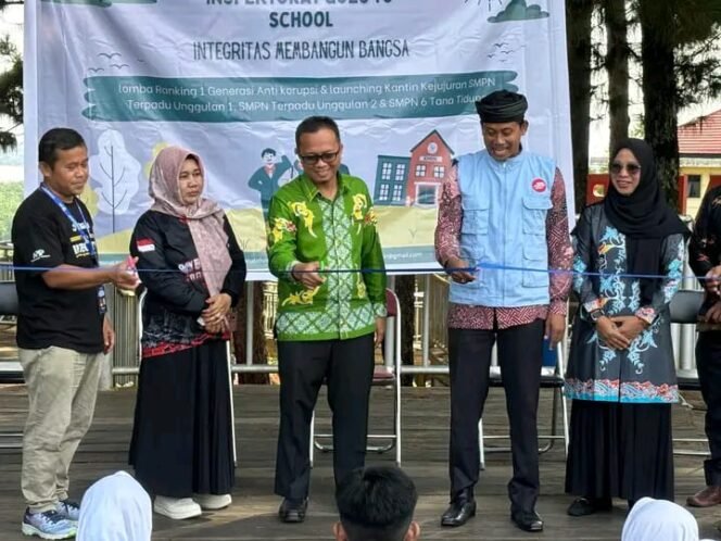 
					Sekretaris Dinas Pendidikan dan Kebudayaan Launching Kantin Kejujuran untuk SMP Se Tana Tidung, Cegah Korupsi Sejak DiniÂ 