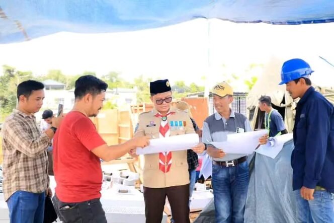 
					Bupati Ibrahim Ali melakukan pengecekan sejumlah venue yang akan digunakan dalam Pembukaan Festival Budaya IRAU ke 7 yang akan dilaksanakan di Stadion Mini RTH Joesoef Abdullah, Minggu (11/8/2024).

