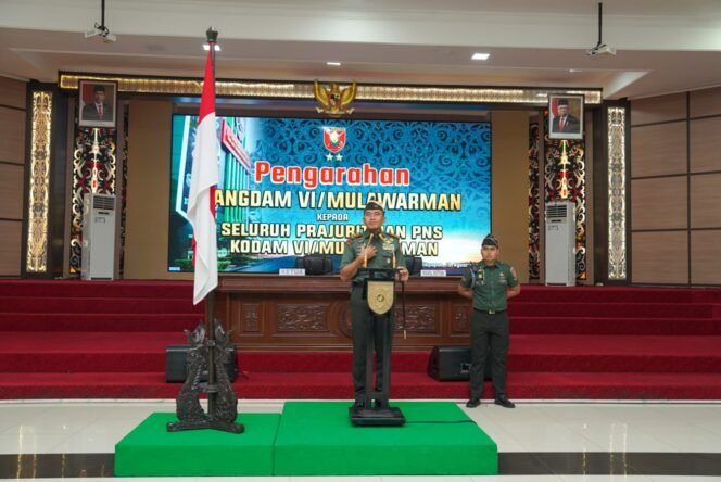
					Pengarahan Pangdam kepada Seluruh Prajurit dan PNS Kodam VI/Mulawarman