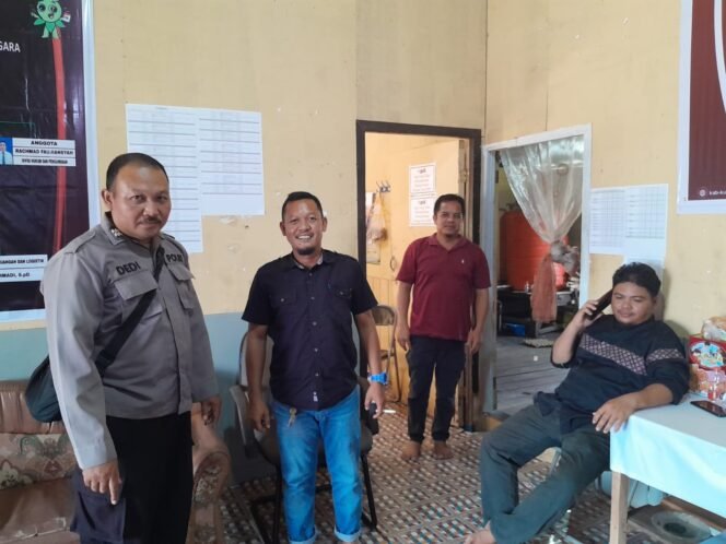 
					Menjelang pelaksanaan Pemilihan Gubernur (Pilgub) dan Pemilihan Bupati (Pilbup) 2024, Polsek Muara Kaman menggelar Patroli Dialogis 3 Pilar yang dilakukan di wilayah Kecamatan Muara Kaman. Dilaksanakan pada Senin (19/8/2024).

