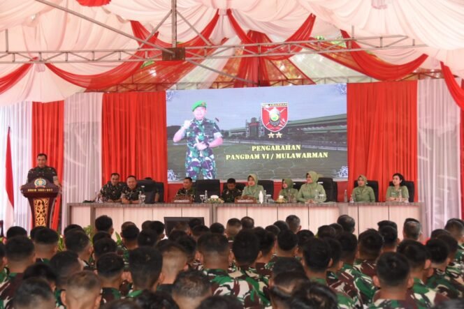 
					Panglima Komando Daerah Militer (Pangdam) VI/Mulawarman, Mayor Jenderal TNI Tri Budi Utomo, S.E., melaksanakan kunjungan kerja ke Markas Kodim 1002/HST Kabupaten Hulu Sungai Tengah (HST) pada Rabu (21/8/2024).

