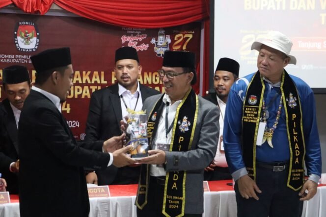 
					Pasangan calon (paslon) bakal calon bupati (cabup) dan bakal calon wakil bupati (cawabup) Bulungan Datu Iman Suramenggala-Chieto Karno (Ashe) resmi mendaftar ke Komisi Pemilihan Umum (KPU) Bulungan, Kamis (29/8).