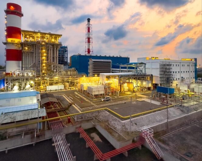 
					Tampilan Pembangkit Listrik Tenaga Gas dan Uap (PLTGU) Tambak Lorok Blok 3 yang berkapasitas 779 Megawatt (MW) di Semarang.