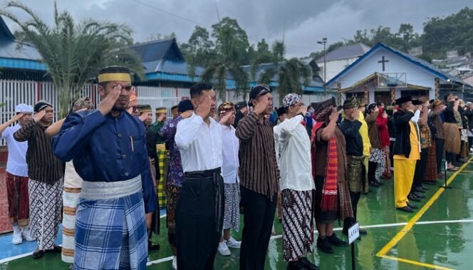 
					Upacara Bendera HUT Ke-79 RI, Pegawai Lapas Tarakan Kompak Kenakan Busana Daerah