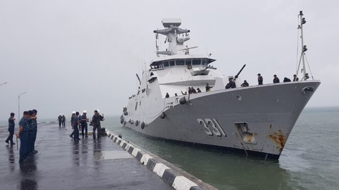 
					KRI R.E Martadinata tiba di Tarakan usai mengikuti Latma Rimpac di USA. Foto : Fokusborneo.com 