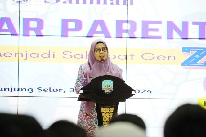 
					SEMINAR PARENTING : Staf Ahli Bidang Ekonomi, Pembangunan, dan Hubungan Antar Lembaga Sekretariat Daerah (Setda) Kaltara, Ir. Wahyuni Nuzband, M.A.P, menghadiri Seminar Parenting di Ruang Serbaguna Lt.1 Gedung Gadis, Sabtu (31/8).

