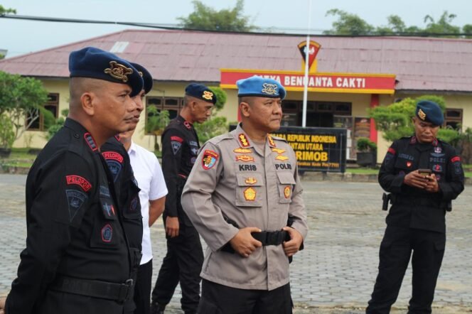 
					Kabid Propam Polda Kalimantan Utara Kombes Pol. Krishadi Permadi, S.I.K., M.Si melakukan kunjungan kerja ke Mako Sat. Brimob Polda Kaltara. Rabu (04/09/2024).
