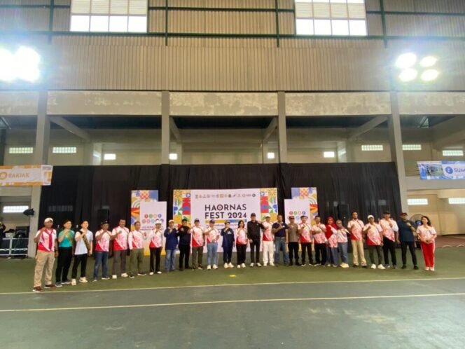 
					Sebanyak 1.310 peserta ikut meramaikan kegiatan Haornas Fest 2024 Kota Balikpapan yang dipusatkan di Balikpapan Tenis Stadium, Sabtu (7/9/2024).