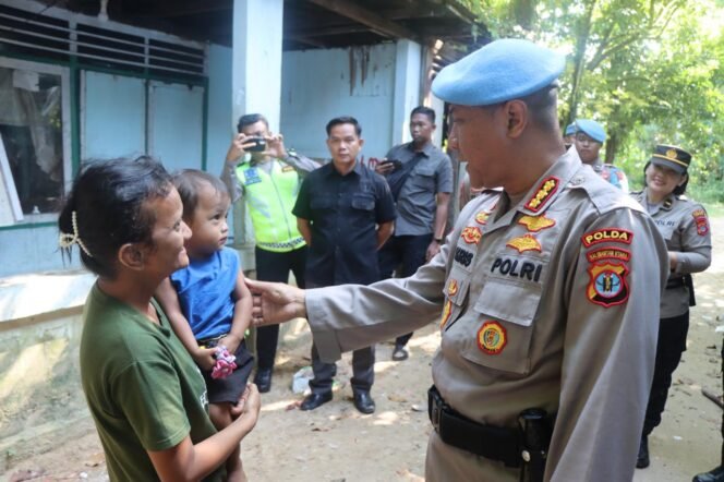 
					Polda Kaltara dan Polres Tarakan Salurkan Bantuan Kepada Anak Balita yang Terkena Stunting