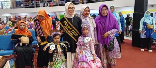 
					Sebanyak 2.500 anak PAUD dan TK di Kota Balikpapan mengikuti kegiatan karnaval dalam rangka HUT RI yang dilaksanakan IGTKI-PGRI Kota Balikpapan, Selasa (10/9/2024).

