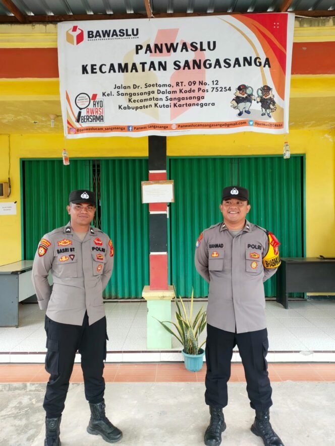 
					Polsek Sangasanga Gelar Patroli Pengamanan di Posko Panwaslu dan Sekretariat PPK