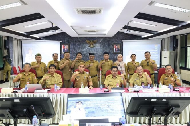 
					Pj. Wali Kota Tarakan, Dr. Bustan, S.E., M.Si., mengikuti evaluasi kinerja Penjabat Wali Kota triwulan II.


