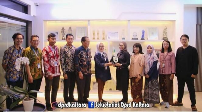 
					Komisi I DPRD Kaltara studi banding ke KPID Jabar. Foto : Humas Setwan
