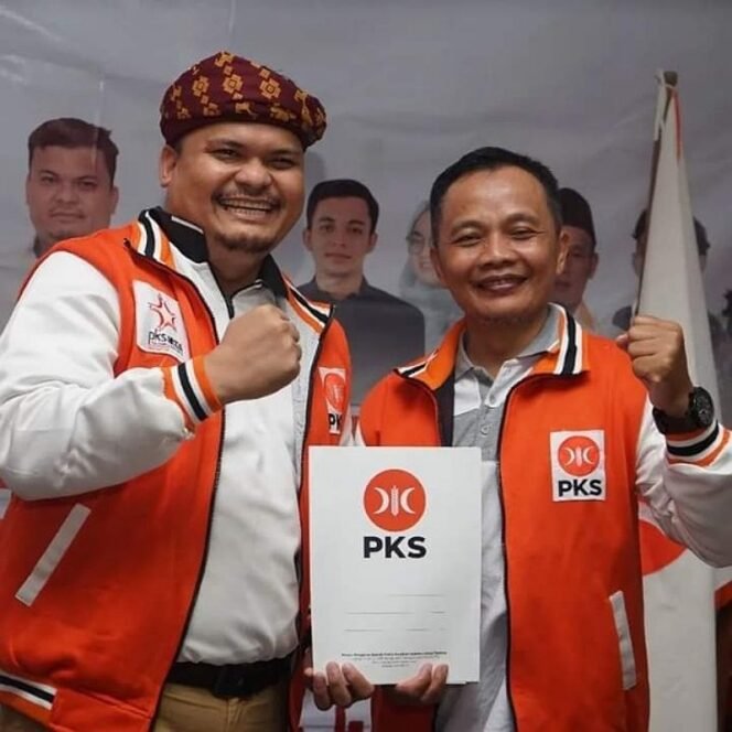 
					Ketua PKS Muda Tarakan Adyansa bersama Ketua DPD PKS Kota Tarakan Darmanto. Foto : Ist 