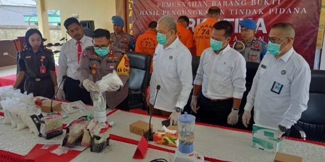 
					Kapolres Tarakan Pimpin Pemusnahan Narkotika Seberat 24,2 Kilogram. Foto: fokusborneo.com
