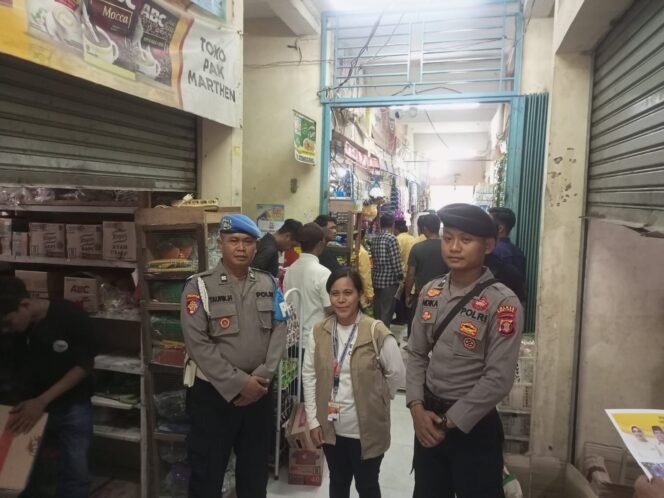 
					Polres Bontang laksanakan pengamanan Kampanye Tatap Muka Paslon Walikota di Pasar Telihan