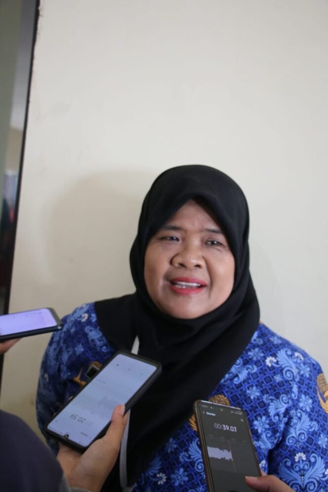 
					Kepala Dinas Kesehatan Kota (DKK) Balikpapan, Alwiati
