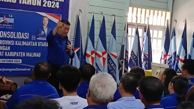 
					Ketua Dewan Pimpinan Daerah (DPD) Partai Demokrat Kalimantan Utara (Kaltara), Dr. Yansen TP, M.Si, hadir di hadapan kader Dewan Pimpinan Cabang (DPC) Partai Demokrat Malinau dalam kegiatan konsolidasi pemenangan pemilihan kepala daerah, Selasa sore (01/10/2024). 

