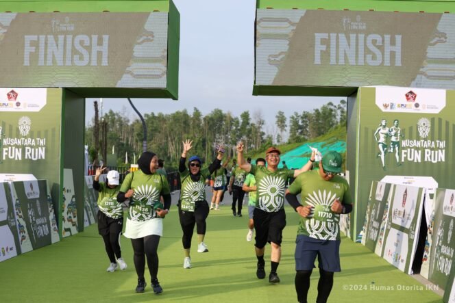 
					Otorita Ibu Kota Nusantara (IKN) resmi menyelenggarakan acara Nusantara TNI Fun Run yang dibuka oleh Presiden Republik Indonesia, Joko Widodo pada Minggu (6/10/2024).