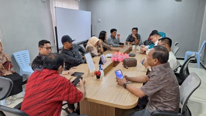 
					Dewan Perwakilan Rakyat Daerah (DPRD) Kota Tarakan melakukan sidak ke perusahaan Sumber Kalimantan Abadi, Kamis (3/10/2024)