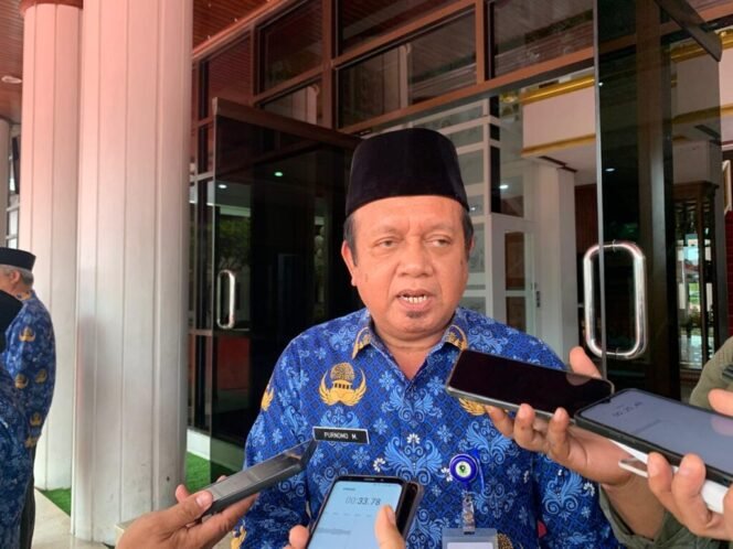 
					Kepala BKPSDM Kota Balikpapan Purnomo