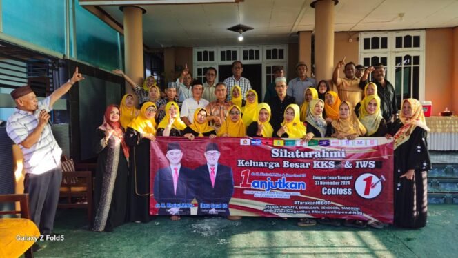 
					Warga Soppeng Berikan Dukungan Penuh ke Pasangan KHARISMA