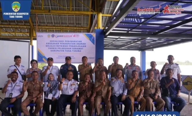 
					Dinas Perhubungan (Dishub) Tana Tidung gelar Sosialisasi Peningkatan Anggaran Pendapatan Daerah melalui Retribusi Pengelolaan Parkir Pelabuhan Keramat Kabupaten Tana Tidung, di Ruang tunggu Pelabuhan Keramat, Senin (14/10/2024). 