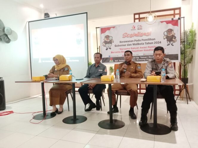 
					Bhabinkamtibmas Kelurahan Api Api menghadiri undangan Badan Pengawas Pemilu (Bawaslu) Kota Bontang dalam acara Sosialisasi Kerawanan Pada Pemilihan Gubernur dan Walikota Tahun 2024. Kegiatan ini diselenggarakan oleh Panwascam Bontang Utara dengan tema 