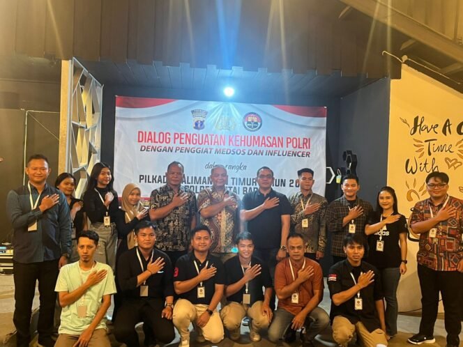 
					Bidang Hubungan Masyarakat (Bidhumas) Polda Kaltim menggelar dialog Penguatan Kehumasan bersama para penggiat media sosial dan influencer yang sekaligus ciptakan 