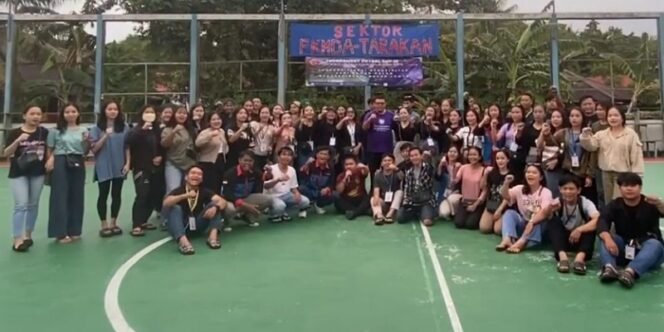 
					Adri Patton Bersama Pemuda Tarakan. Foto: ist