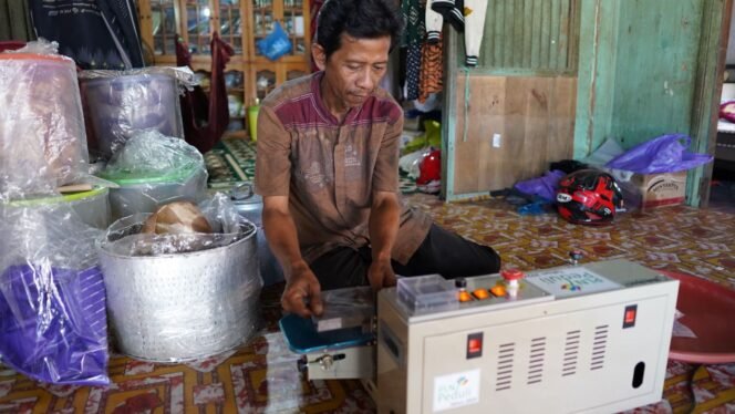 
					Pemerintah melalui Kementerian Energi dan Sumber Daya Mineral (ESDM) memutuskan tarif tenaga listrik triwulan IV (Oktober-Desember) Tahun 2024 untuk 13 golongan pelanggan nonsubsidi tetap atau tidak mengalami perubahan. 
