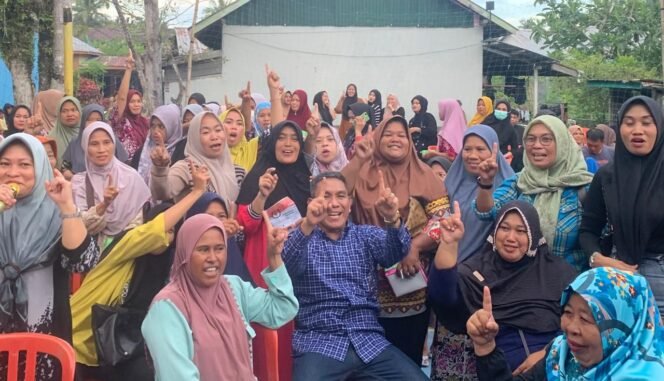 
					Calon Gubernur Kalimantan Utara (Kaltara) nomor urut 1, Andi Sulaiman melanjutkan kampanye dialogisnya dengan menemui sejumlah masyarakat. Selasa sore, 5 November 2024