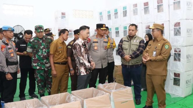 
					Kapolda Kaltim Irjen Pol. Drs. Nanang Avianto, M.Si., melaksanakan kunjungan kerja ke sejumlah polres jajaran pada hari Selasa, (19/11/2024). 