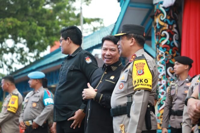 
					Ketua DPRD prov. Kalimantan Utara, Dr. H. Achmad Jufrie, SE, M.M menghadiri Apel Kesiapan Pengamanan Tahap Pemungutan dan Rekapitulasi Suara Pilkada Tahun Anggaran 2024 yang berlangsung di Lapangan Agathis, Minggu (24/11). 