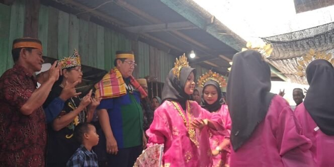 
					Lewat Dana RT Kampung Tias Harus Jadi Pilot Project Kawasan Wisata Desa Terapung
