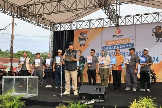 
					Bawaslu Kaltara gelar Deklarasi Pilkada Damai di Kota Tarakan. Foto : Ist 