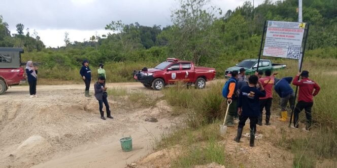 
					SARPRAS PERLINDUNGAN : Plang himbauan yang dipasang KPH Tarakan didalam wilayah HL Tarakan ini, adalah sarana prasarana penting dalam melindungi eksistensi kawasan lindung. Foto: KPH Tarakan