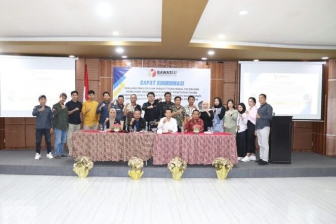 
					Bawaslu Kaltara gelar rakor evaluasi pengawasan pendaftaran paslon dan evaluasi penelitian administrasi. Foto : Ist 