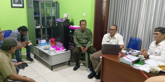 
					AUDIENSI : Tim KPH Tarakan saat menerima audiensi dari Poktan Karya Bersama, Rabu (20/11) siang. Foto: KPH Tarakan 