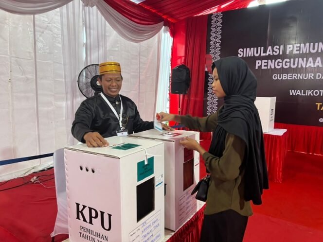 
					KPU Kota Tarakan gelar simulasi pemungutan dan perhitungan suara pilkada. Foto : Fokusborneo.com 