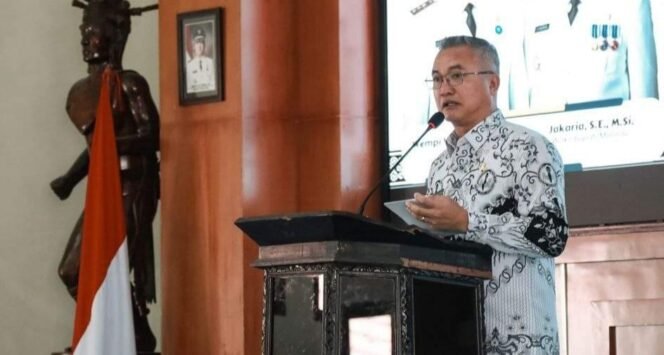 
					Bupati Malinau, Wempi W Mawa resmikan penerapan aplikasi Srikandi, di ruang Laga Feratu Kantor Bupati Malinau, Senin (25/11/2024).