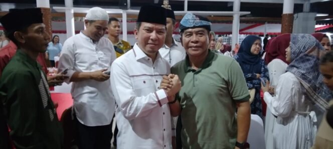 
					Ketua DPRD Provinsi Kaltara Achmad Djufrie bersama Cagub Nomor Urut 2 Zainal Paliwang. Foto : Ist 