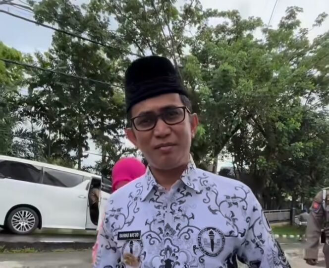 
					Wali Kota Balikpapan Rahmad Masâ€™ud
