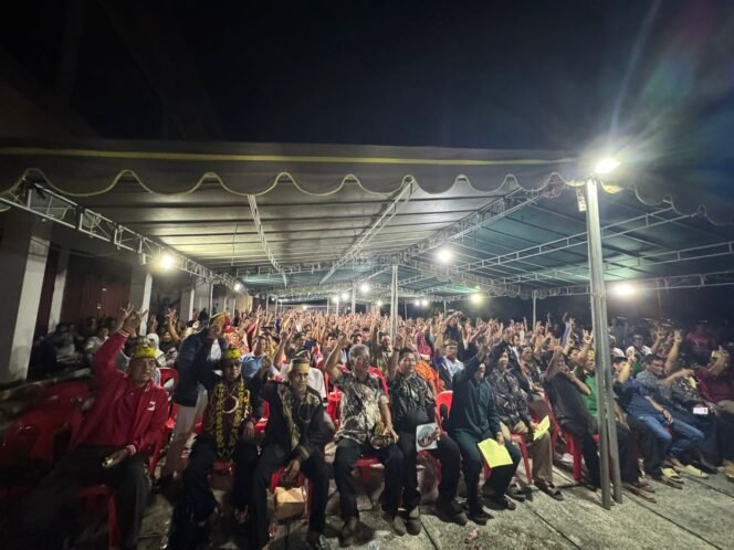 
					Dukung Pasang Calon (Paslon) Zainal-Ingkong Ala Pilihanku (ZIAP), ribuan masyarakat Malinau tumpah ruah menghadiri kampanye ZIAP di Malinau pada 2 November 2024 malam.