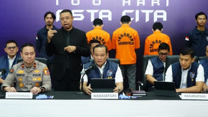 
					Satgas Penanggulangan Judi Online Polri menyita uang Rp78,1 miliar dari sindikat judi online (judol) internasional. Hal ini sebagai bukti komitmen Polri dalam mendukung program Asta Cita Presiden Prabowo Subianto.