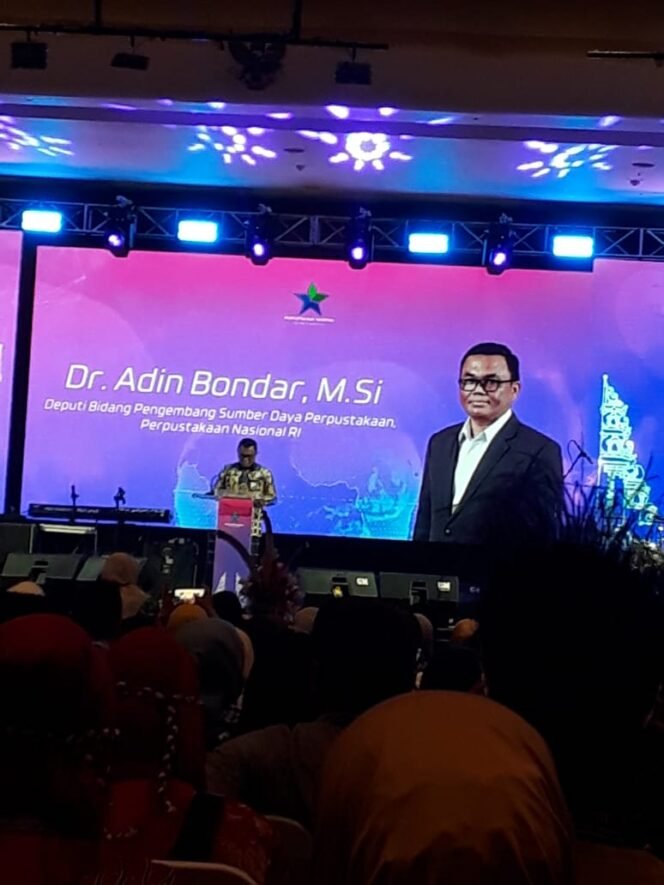 
					Perpustakaaan Nasional RI (Perpusnas) melaksanakan perhelatan Pertemuan Pembelajaran Sebaya Tingkat Nasional (Peer Learning Meeting Nasional) 2024 dilaksanakan untuk mendukung Program Transformasi Perpustakaan Berbasis Inklusi Sosial (TPBIS), berlangsung di Bali dari tanggal 6 hingga 8 November 2024. 