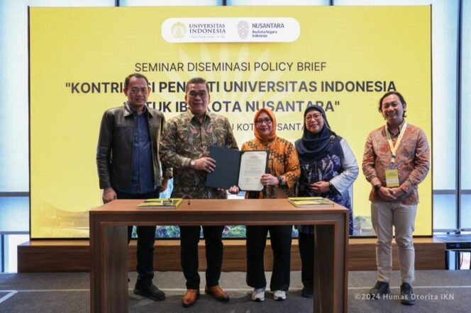 
					Otorita Ibu Kota Nusantara (IKN) melalui Kedeputian Bidang Transformasi Hijau dan Digital menerima policy brief rekomendasi kebijakan dari Universitas Indonesia, pada Kamis (07/11/2024) di Nusantara