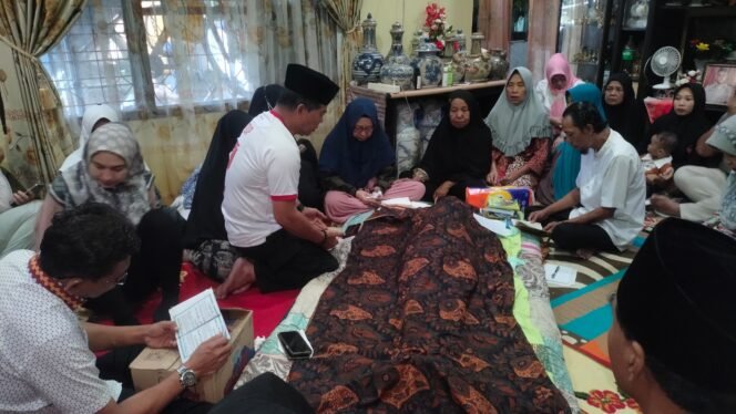 
					Calon Gubernur (Cagub) Kalimantan Utara (Kaltara), Zainal Arifin Paliwang ungkapkan rasa bela sungkawa atas berpulangnya Rakhmat Majid Gani dan AKP (P) Tjipdarno yang meninggal dunia di hari yang sama pada Rabu (20/11/2024).