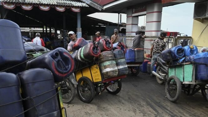 
					Dikeluhkan, Adi Nata Minta Pemerintah Alokasikan BBM Bersubsidi untuk Kelompok Nelayan Kecil